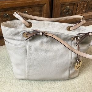 Michael Kors Jetset East-West Zip Up Ivory Pebbled Leather,  Tan Straps